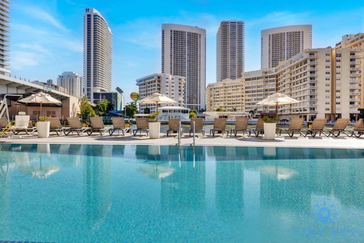 Infinite Views, Amazing Pool, Gym, Near Beach Hallandale Beach Kültér fotó